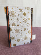 Spring clasp Pouch - Snowflakes (White)