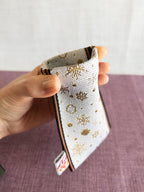 Spring clasp Pouch - Snowflakes (White)