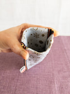 Spring clasp Pouch - Snowflakes (White)