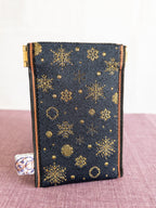 Spring clasp Pouch - Snowflakes (Black)