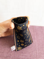Spring clasp Pouch - Snowflakes (Black)