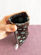 Spring clasp Pouch - Snowflakes (Brown)