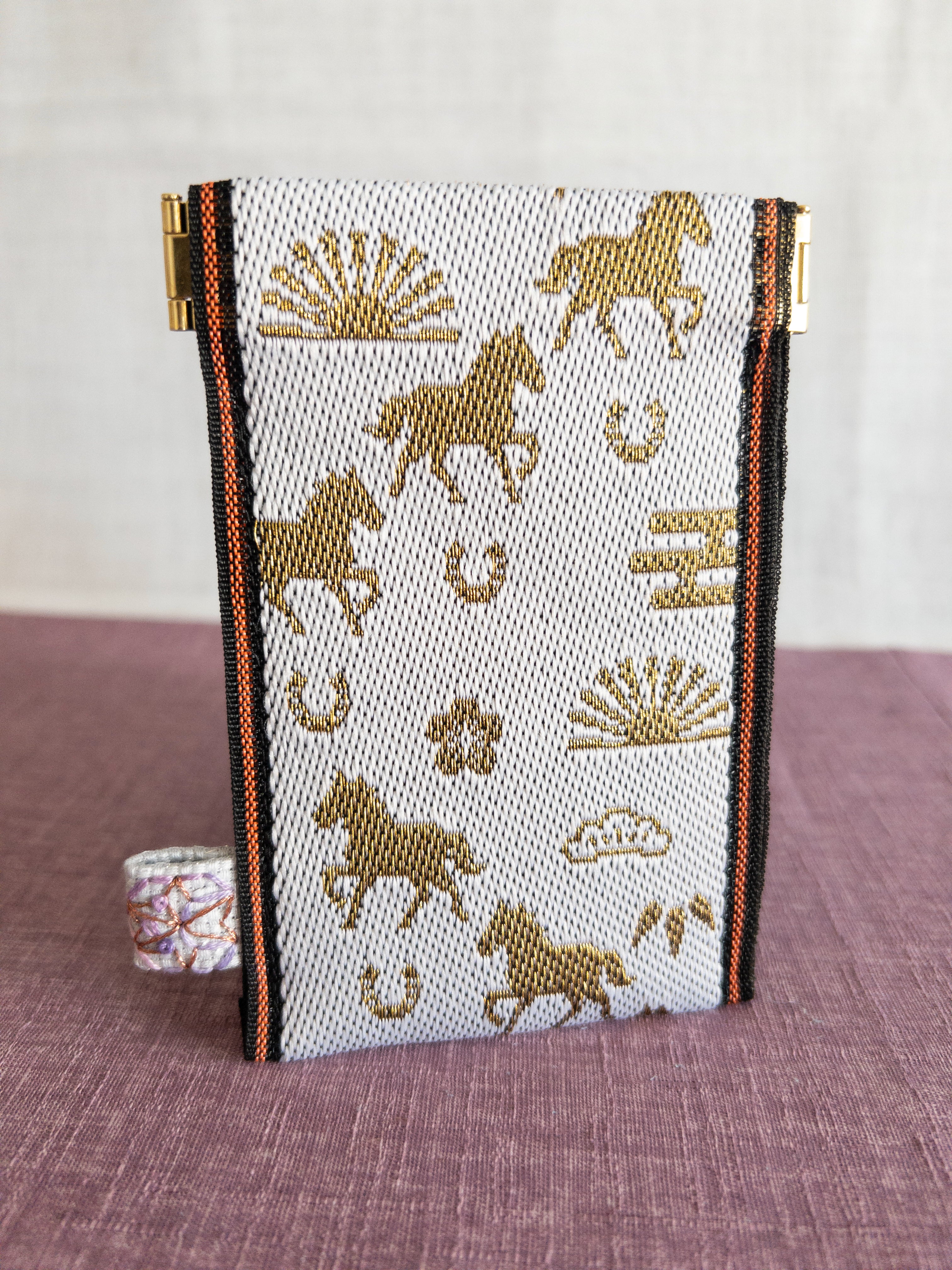 Spring clasp Pouch - Year of the Horse (White)