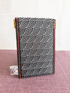 Spring clasp Pouch - Nami
