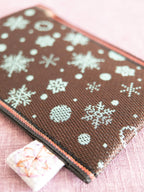 Spring clasp Pouch - Snowflakes (Brown)