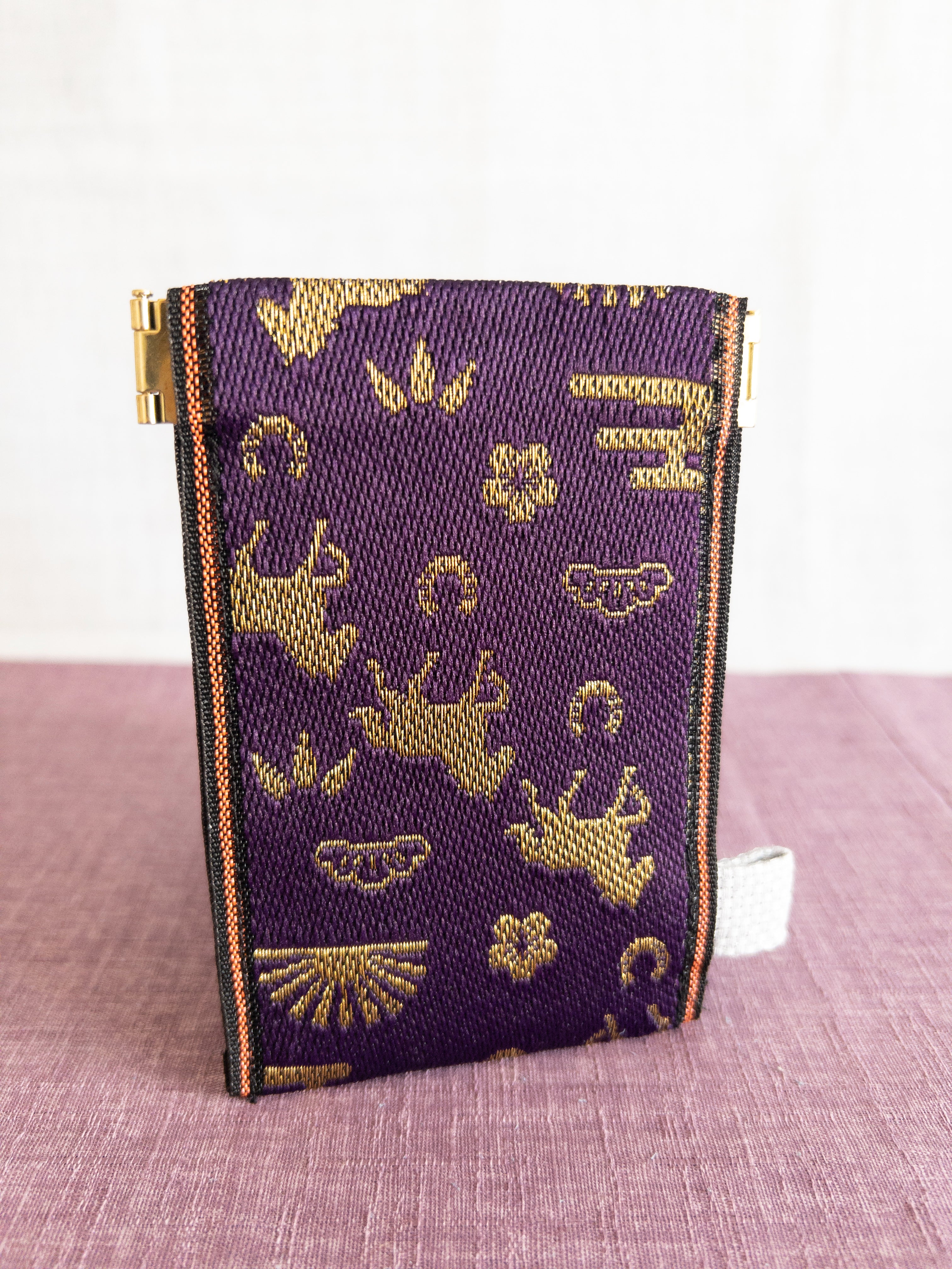 Spring clasp Pouch - Year of the Horse (Purple)