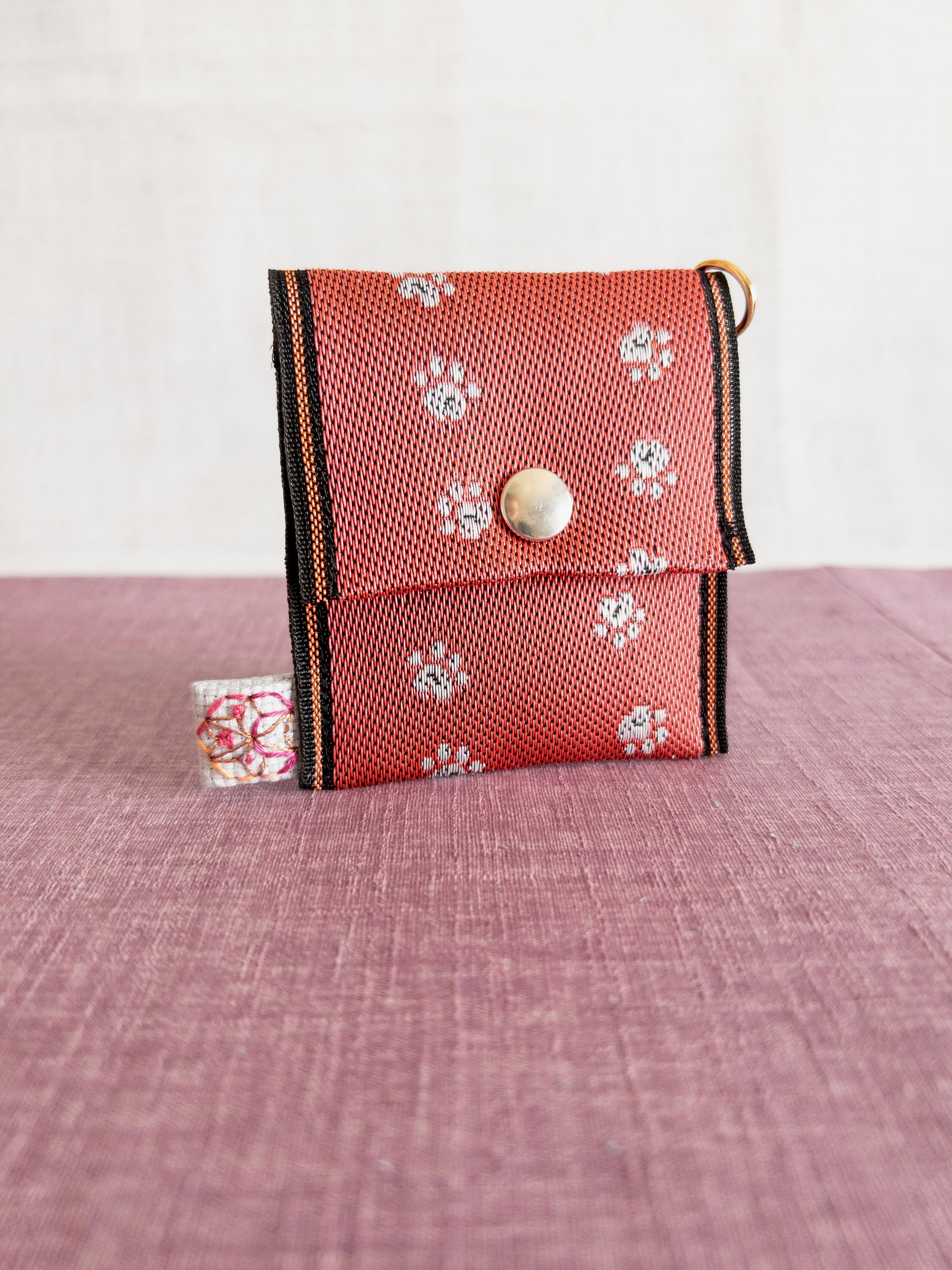 Flap Pouch - Cat paws
