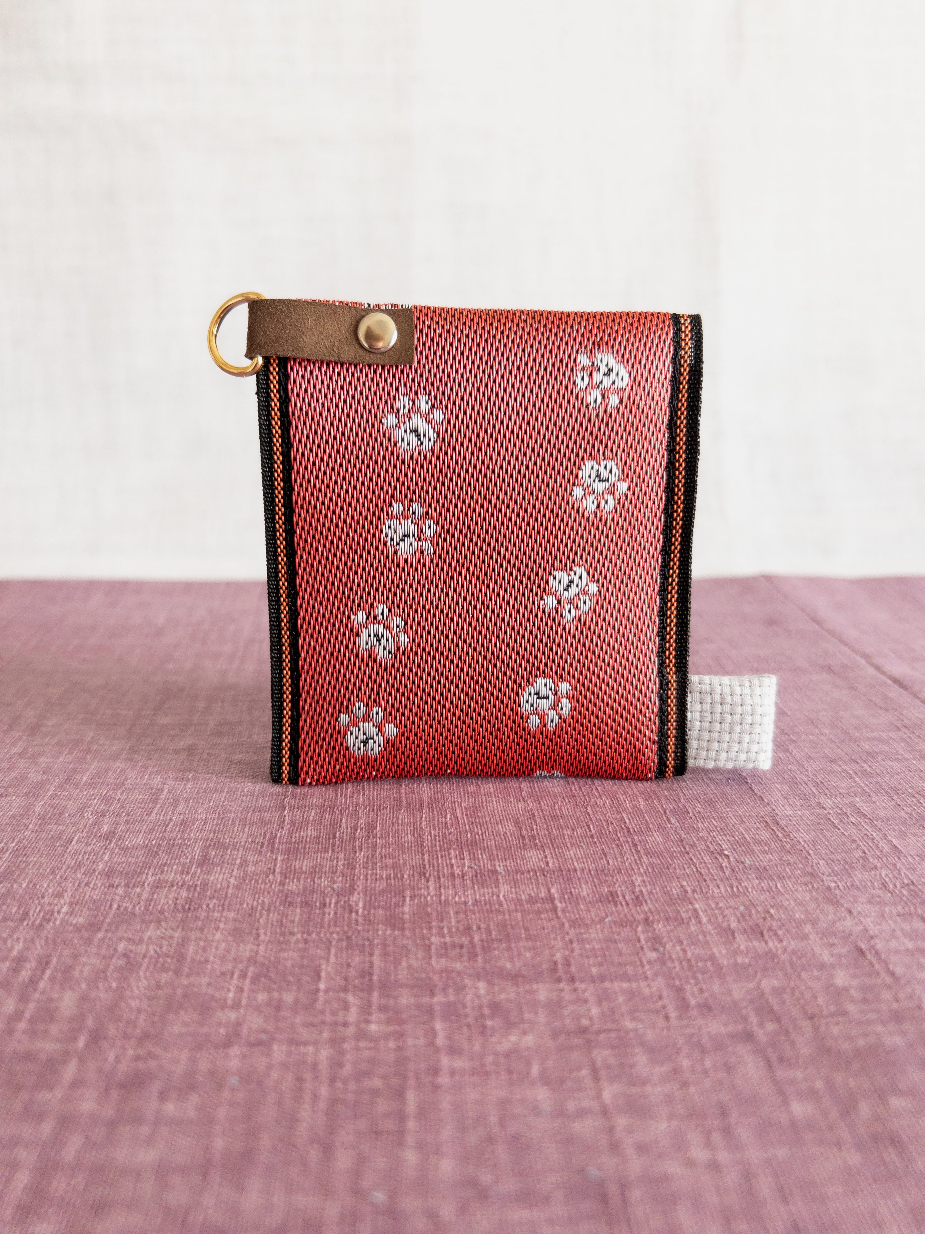 Flap Pouch - Cat paws