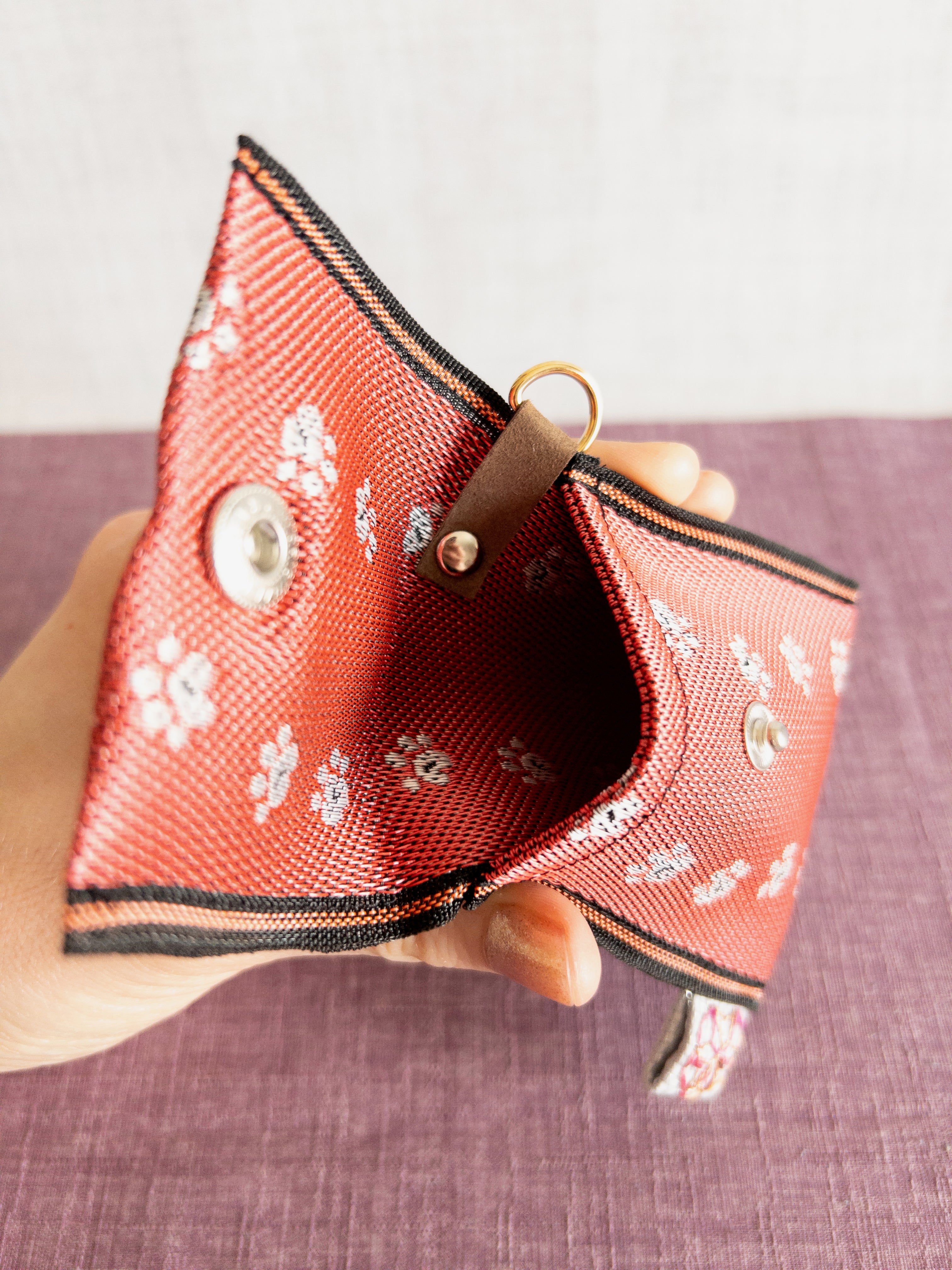 Flap Pouch - Cat paws