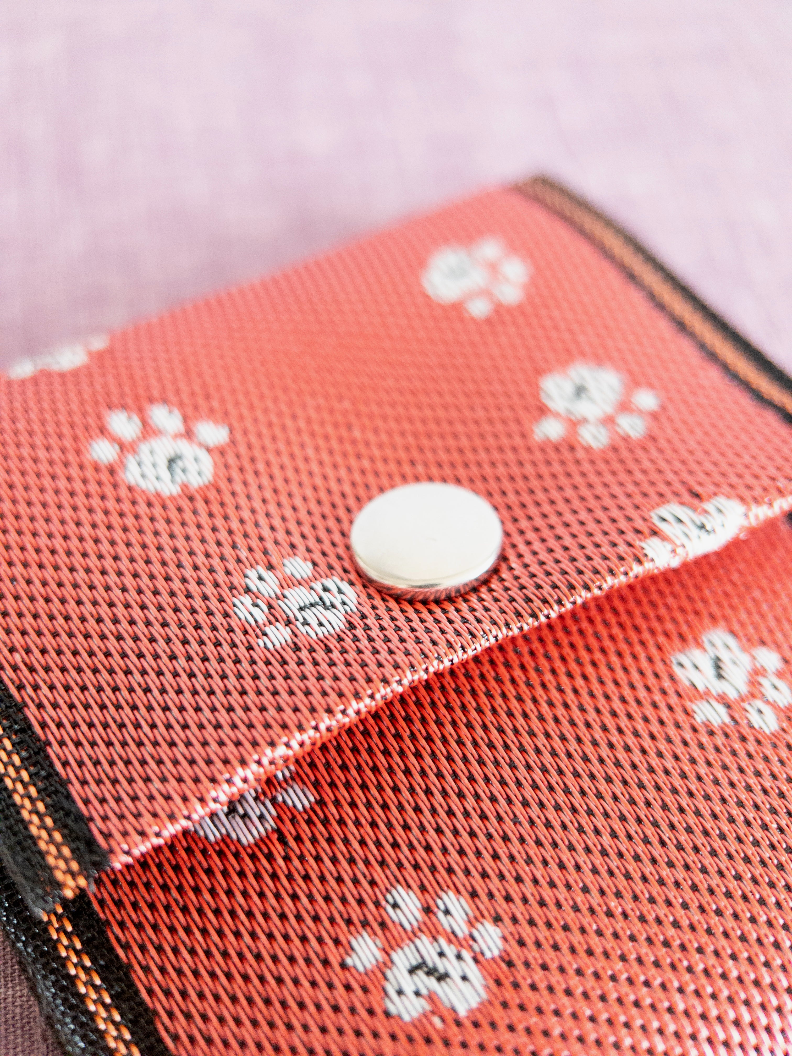 Flap Pouch - Cat paws
