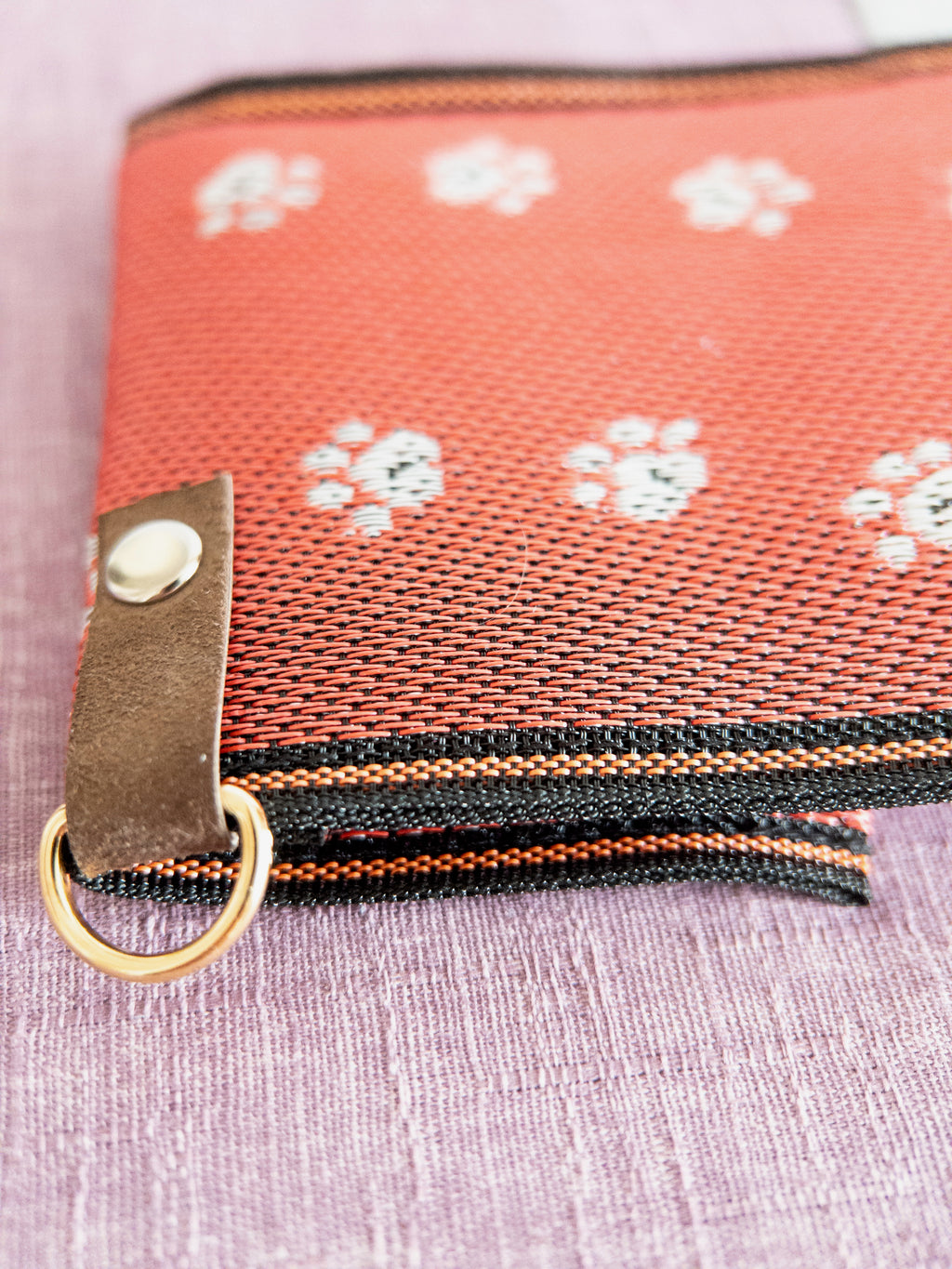 Flap Pouch - Cat paws