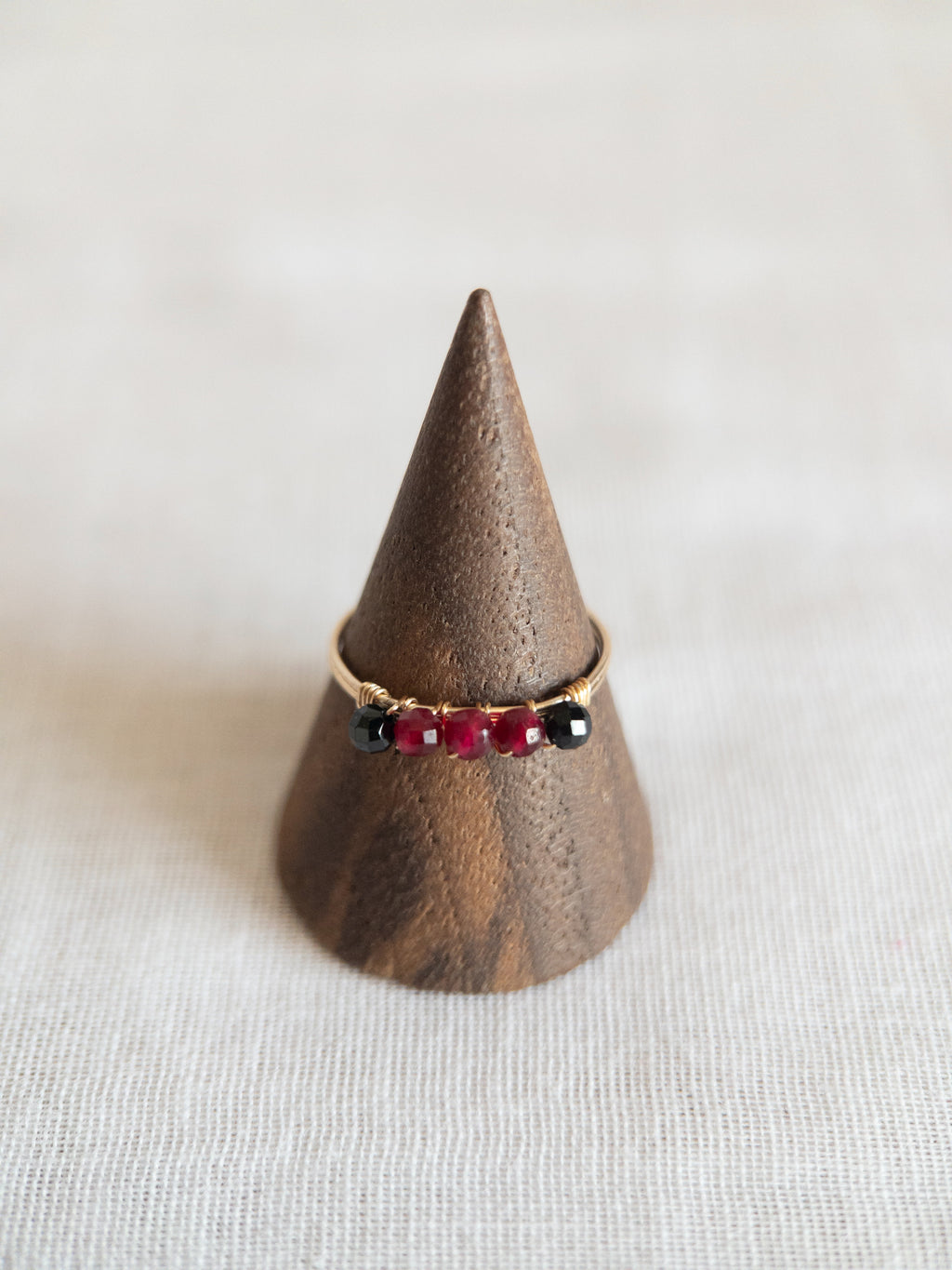 Bague - Doré / Rouge & Noir