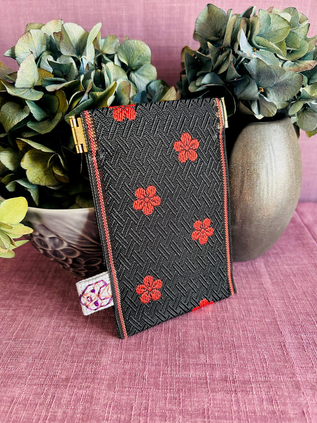 Spring clasp Pouch - Ume