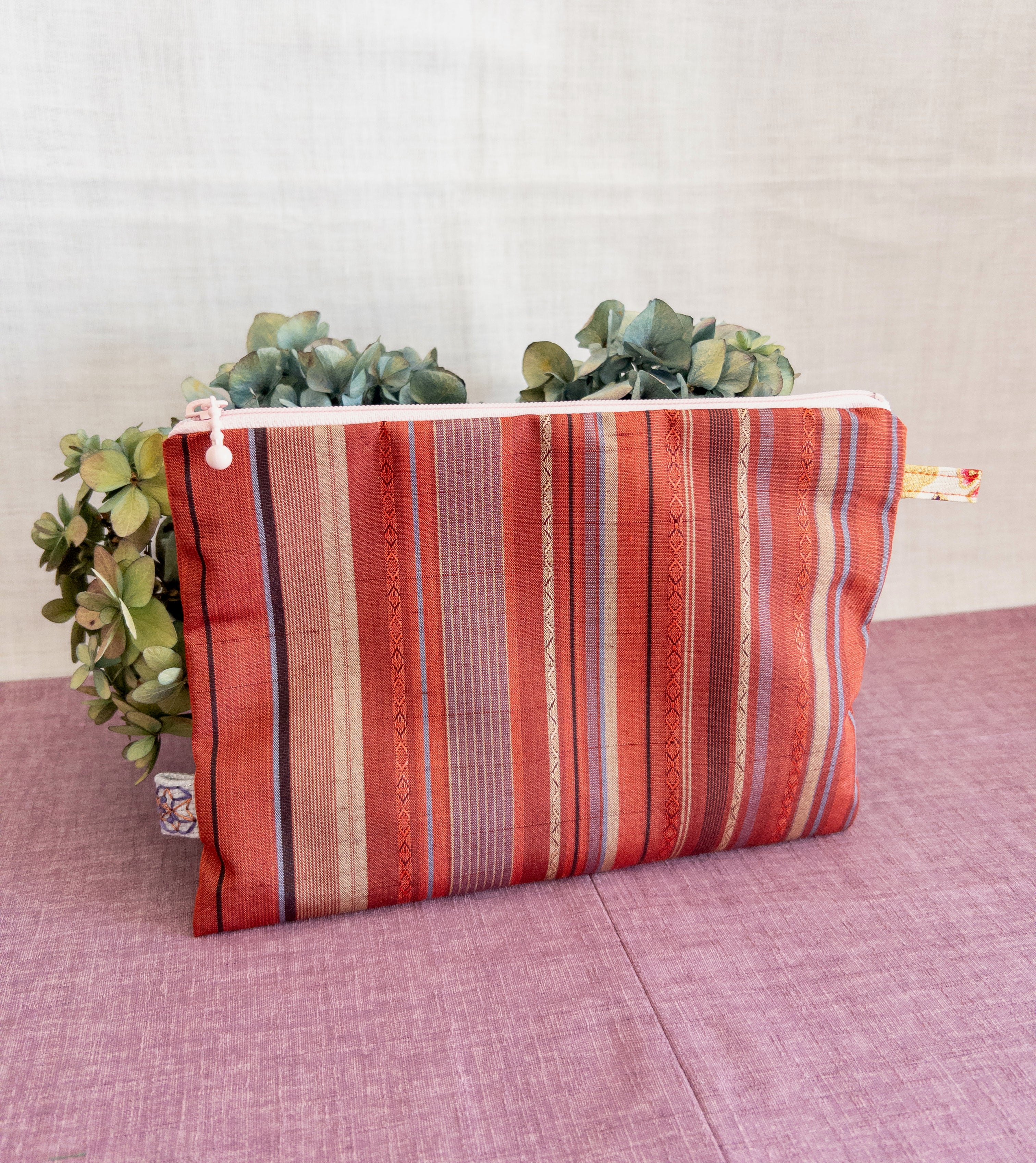 Zipped Pouch - Red & Blue lines (Big)